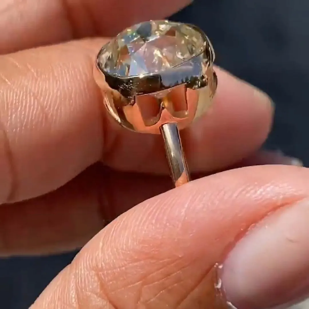 /public/photos/live/Old Mine Cut Cushion Moissanite Solitaire Petite Ring 540 (5).webp